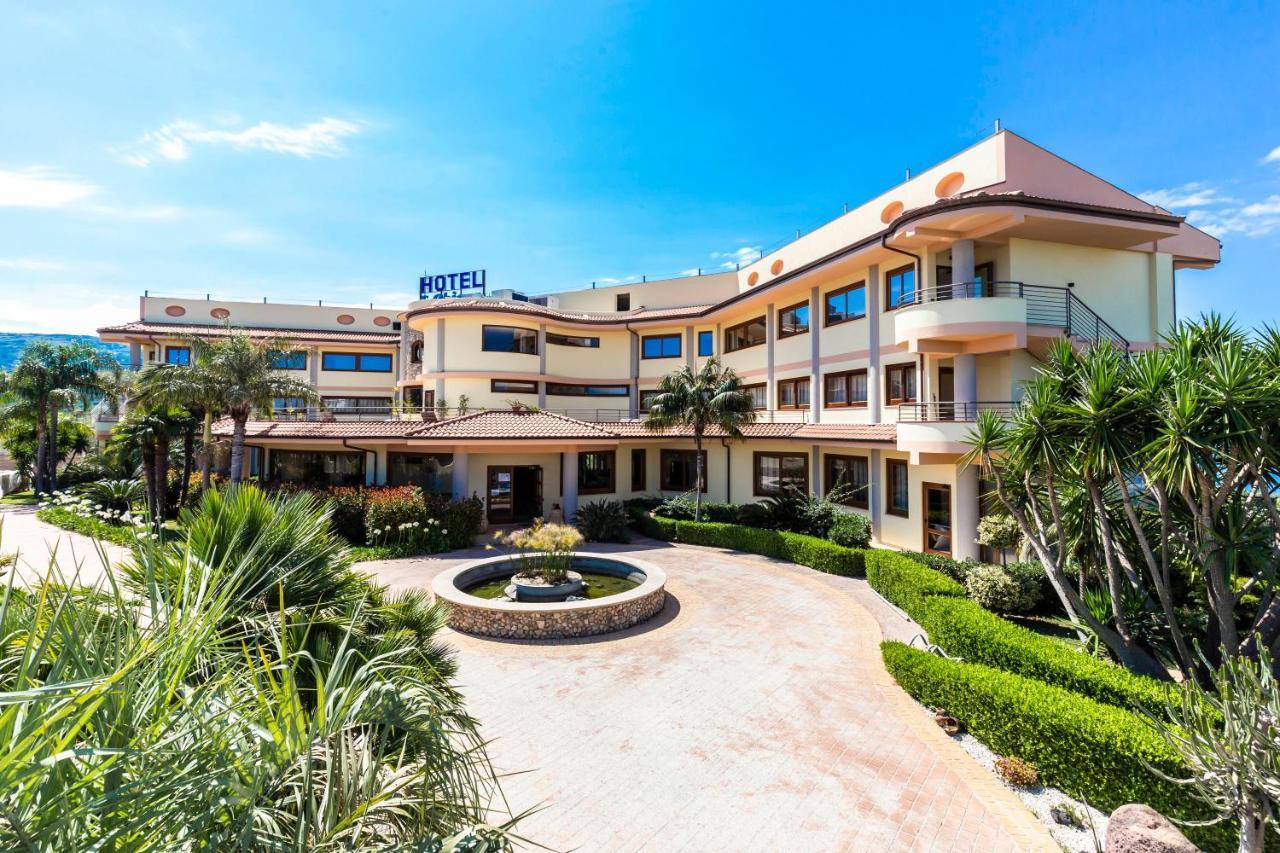 Hotel Santa Chiara Capo Vaticano Esterno foto