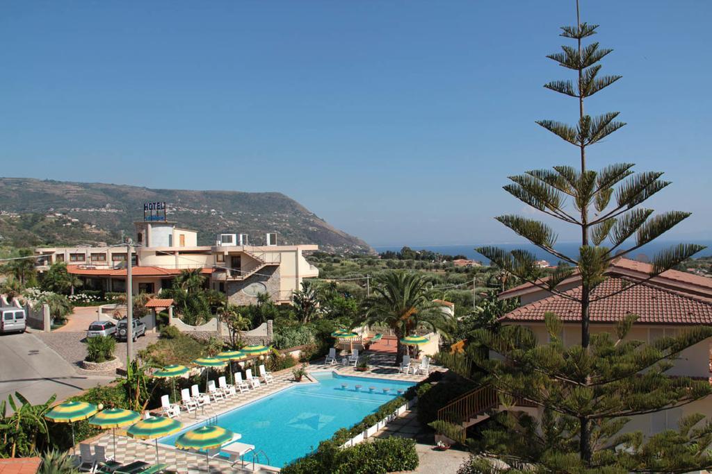Hotel Santa Chiara Capo Vaticano Esterno foto