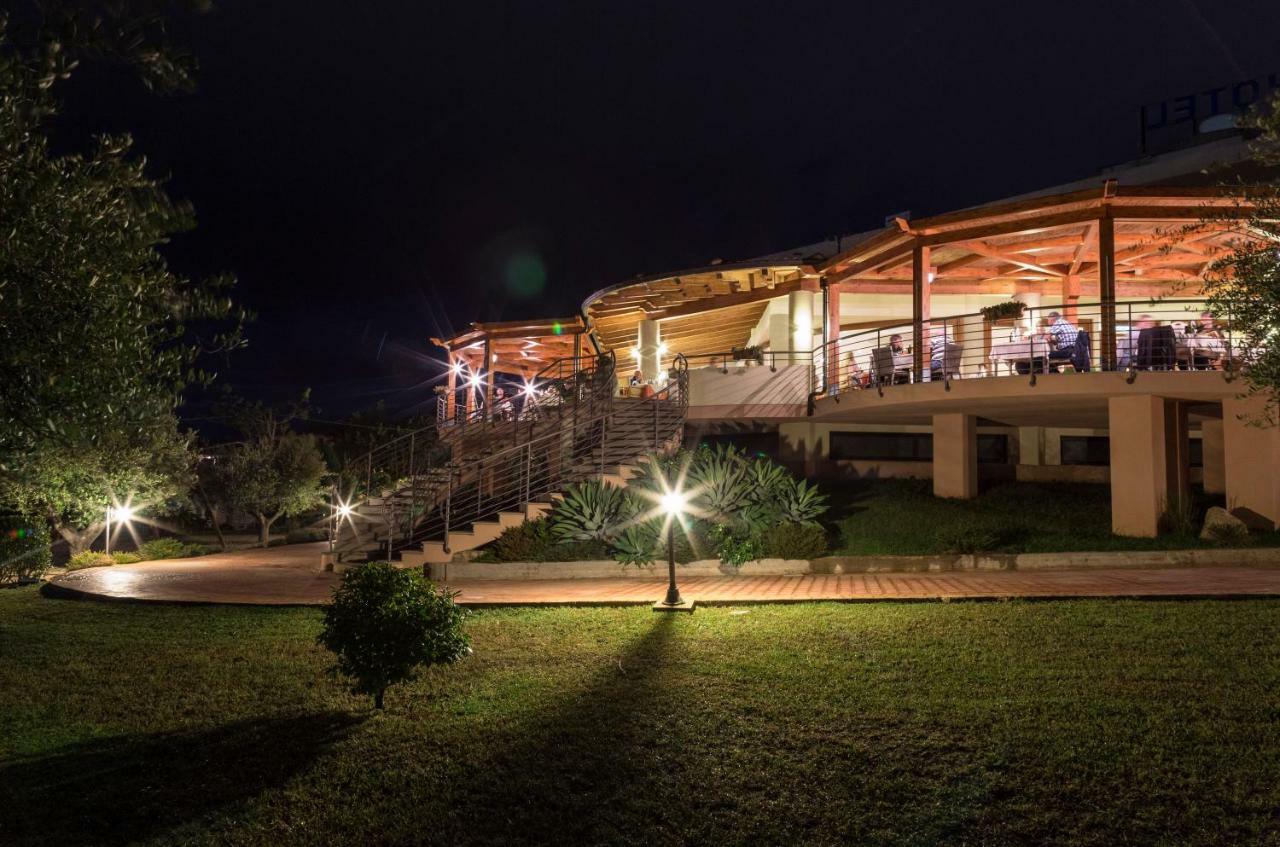 Hotel Santa Chiara Capo Vaticano Esterno foto